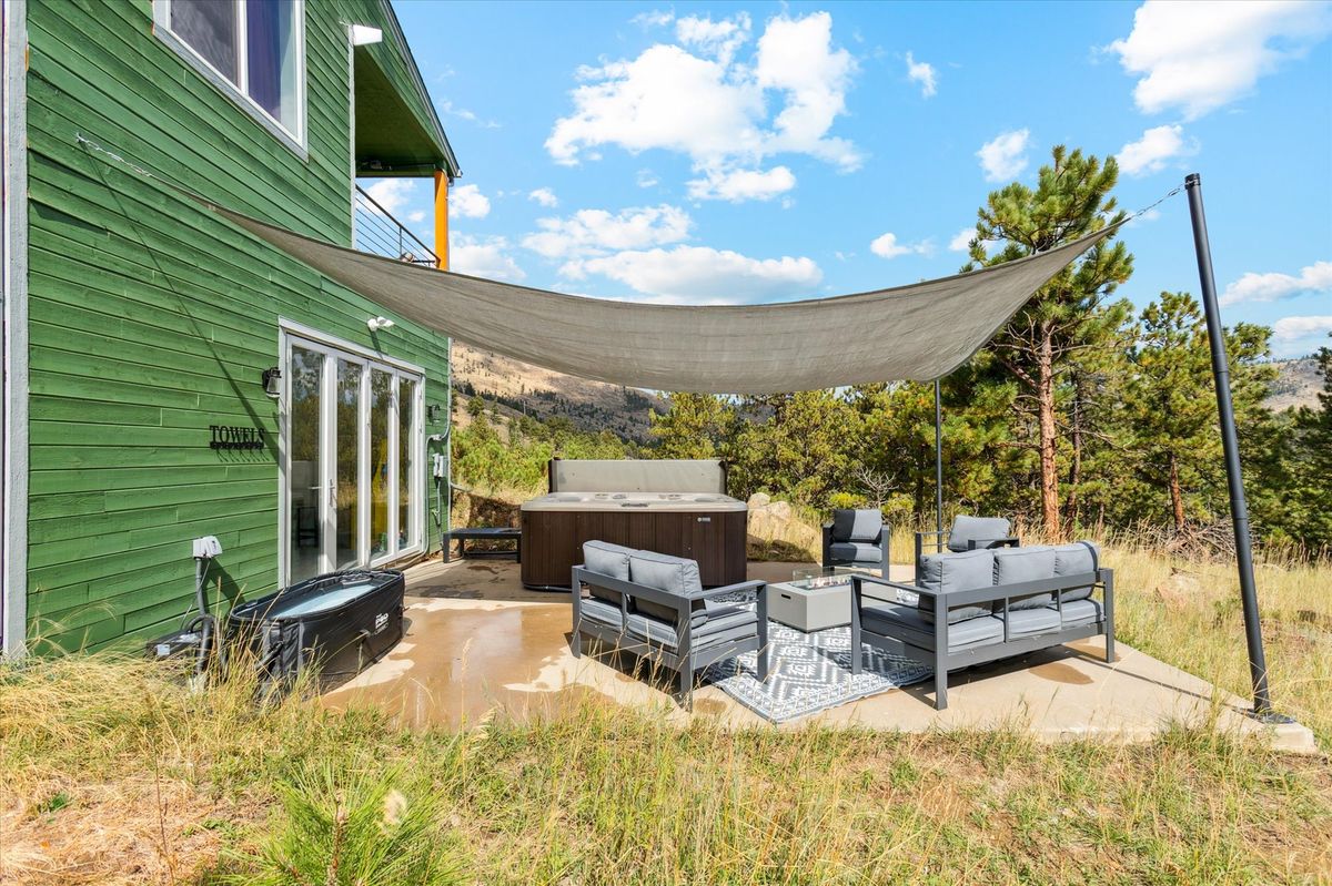 Sunshine Canyon Retreat exterior detail
